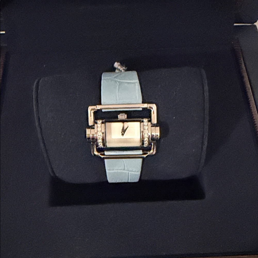 Chic Women's Watch with Blue Strap and Gold Accents